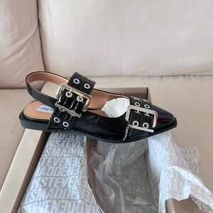 Steve Madden Graya Black flats ~ NIB